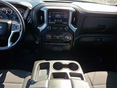 Used 2021 Chevrolet Silverado 1500 LT AWD/4WD image 16