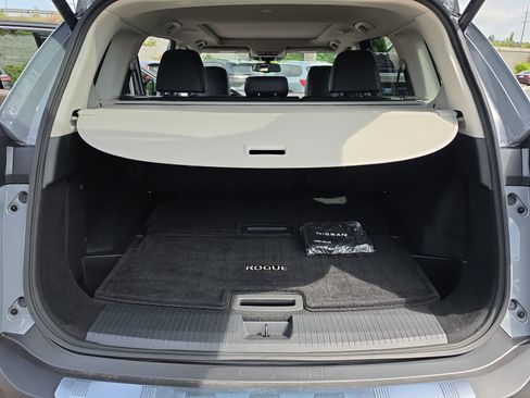 Used 2023 Nissan Rogue SL w/ SL Premium Package AWD/4WD image 17