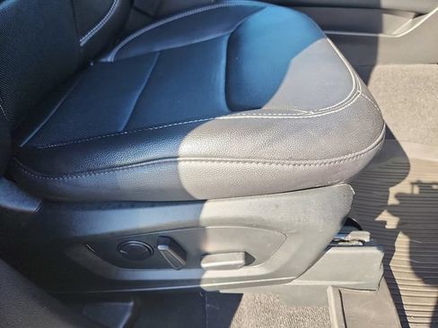 Used 2023 Ford Explorer Limited w/ Equipment Group 301A AWD/4WD image 37