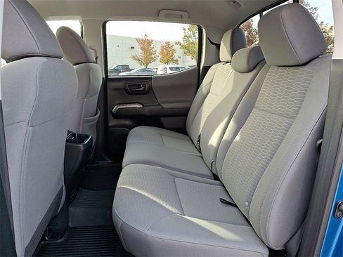 Used 2017 Toyota Tacoma SR5 image 12