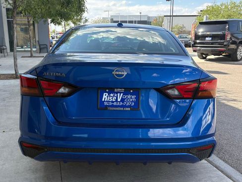 Used 2025 Nissan Altima 2.5 SV FWD image 6