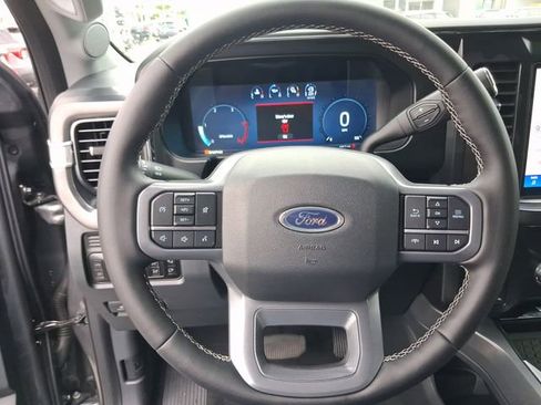 Used 2025 Ford F250 Lariat w/ Black Appearance Package image 16