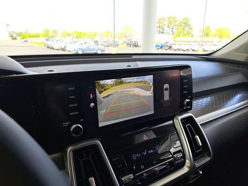 Used 2023 Kia Sorento S w/ Panoramic Sunroof Package FWD image 12