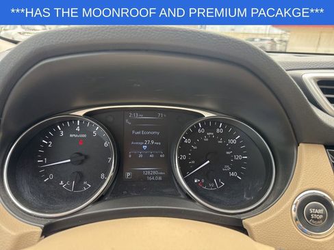 Used 2015 Nissan Rogue SV w/ SV Premium Package image 18