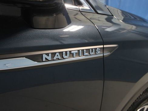 Used 2023 Lincoln Nautilus AWD w/ Premium Package image 36