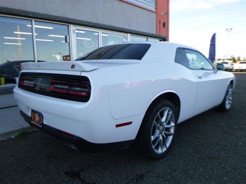 Used 2022 Dodge Challenger SXT w/ Plus Package image 3