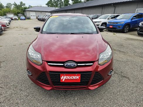 Used 2013 Ford Focus SE FWD image 2