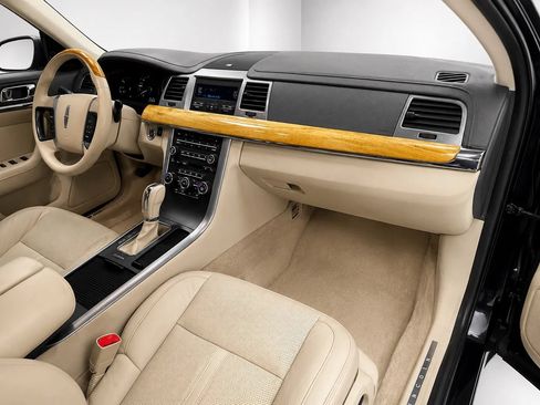 Used 2011 Lincoln MKS FWD image 29