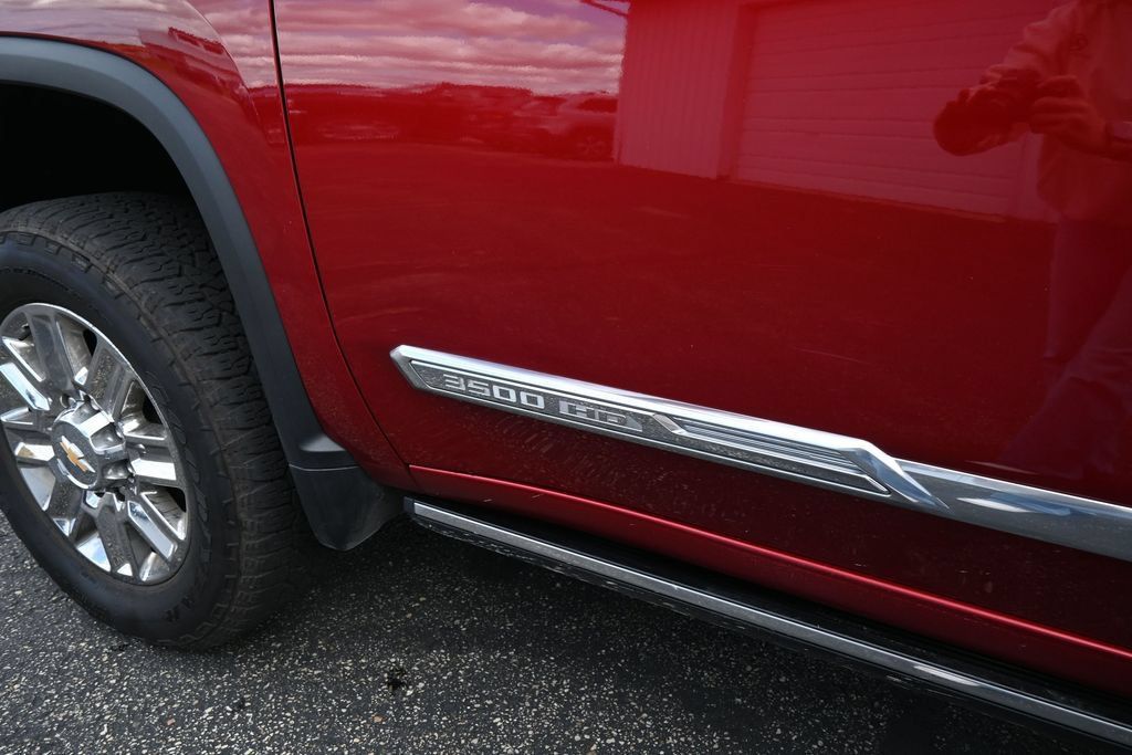 Used 2026 Chevrolet Silverado 3500 High Country w/ High Country Premium Package AWD/4WD image 15