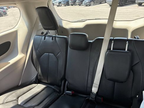 Used 2024 Chrysler Pacifica Touring-L FWD image 58