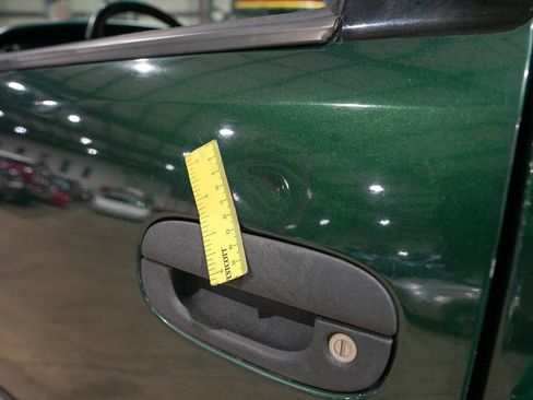 Used 1998 Dodge Ram 2500 Truck 2WD Quad Cab image 35