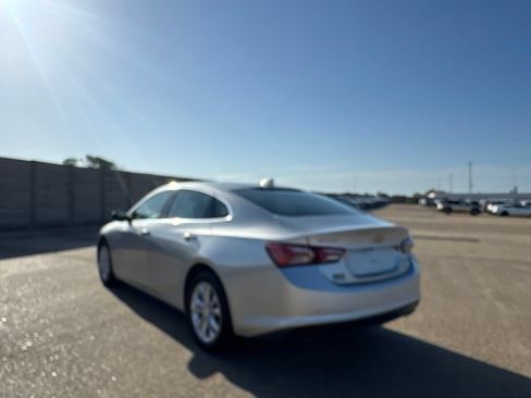 Used 2020 Chevrolet Malibu LT FWD image 14