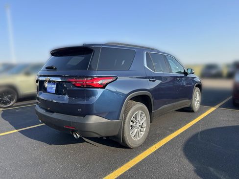 Used 2023 Chevrolet Traverse LT AWD/4WD image 3