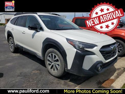 Used 2024 Subaru Outback Premium AWD/4WD image 1