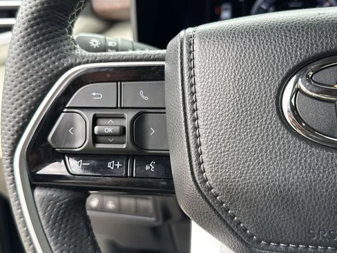 Used 2025 Toyota Sequoia Capstone image 26