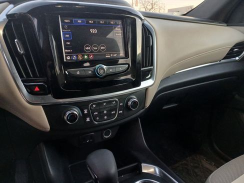 Certified 2022 Chevrolet Traverse LS w/ Midnight/Sport Edition image 20