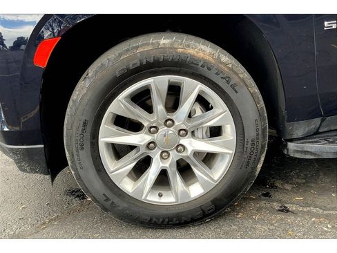 Used 2023 Chevrolet Suburban Premier image 9