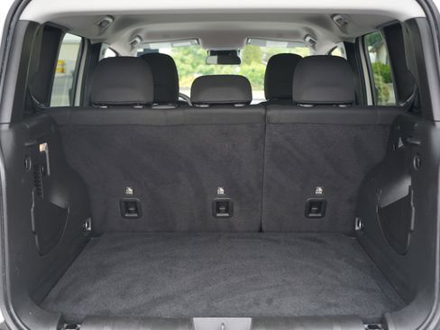 Used 2023 Jeep Renegade Latitude image 29