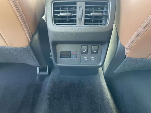 Used 2024 Nissan Rogue Platinum w/ Platinum Premium Package image 12