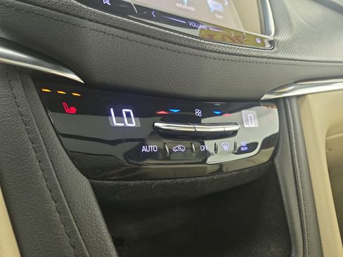 Used 2019 Cadillac XT5 Luxury image 27