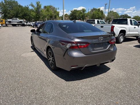 Used 2023 Toyota Camry SE FWD image 3