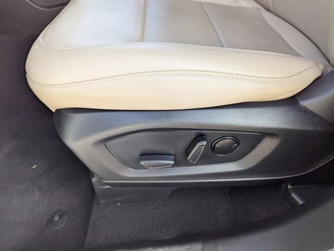 Used 2024 Ford Explorer Limited image 29