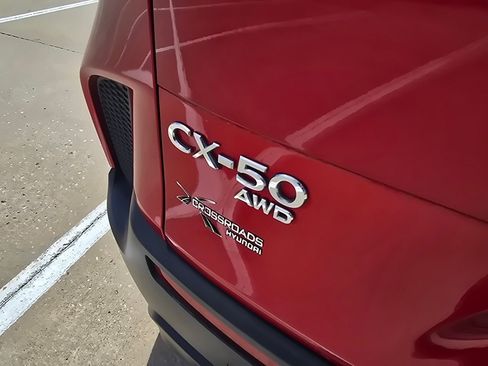Used 2025 MAZDA CX-50 AWD 2.5 S w/ Preferred Package image 10