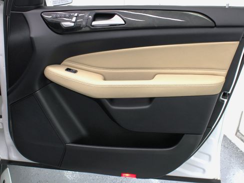 Used 2018 Mercedes-Benz GLS 450 4MATIC image 52