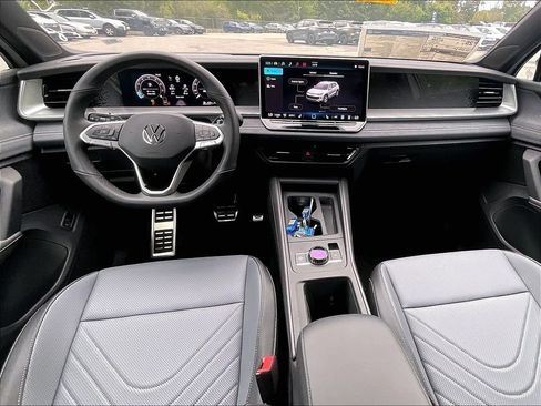 New 2026 Volkswagen Tiguan SE R-Line AWD/4WD image 12