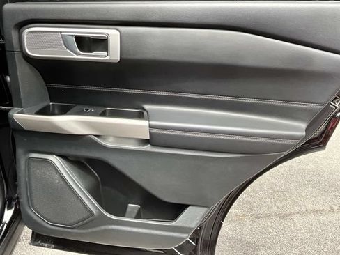 Used 2023 Ford Explorer Limited w/ Equipment Group 301A RWD image 26