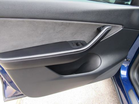 Used 2021 Tesla Model Y Performance AWD/4WD image 16