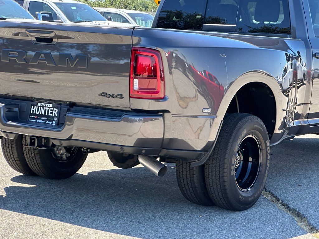 New 2026 RAM 3500 Laramie w/ Night Edition AWD/4WD image 8