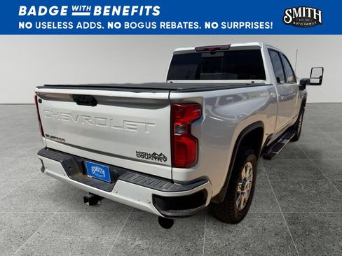 Used 2024 Chevrolet Silverado 2500 High Country w/ Technology Package AWD/4WD image 4