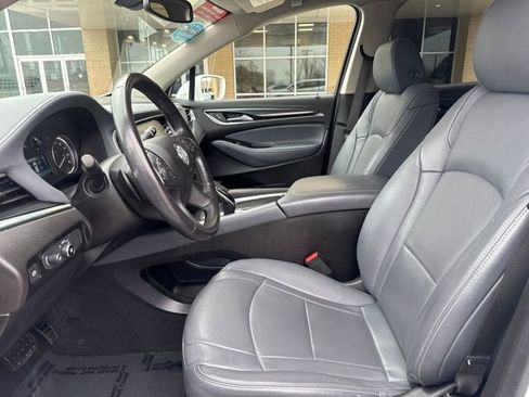 Used 2019 Buick Enclave Essence image 8
