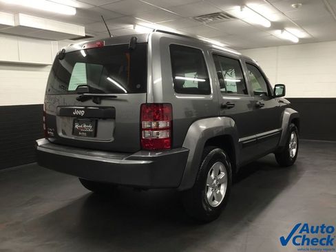 Used 2012 Jeep Liberty Sport image 10