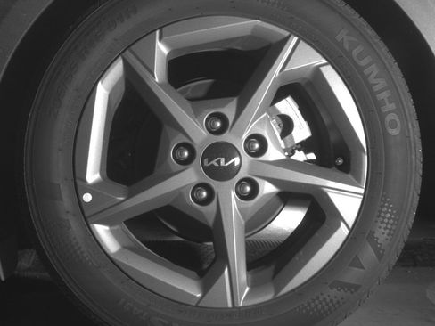 Used 2025 Kia K4 LXS image 14