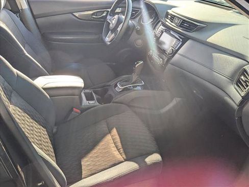 Used 2018 Nissan Rogue SV w/ Premium Package image 20