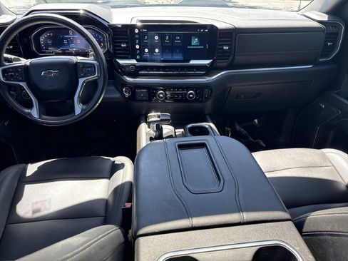 Used 2022 Chevrolet Silverado 1500 LT Trail Boss w/ LT Trail Boss Premium Package AWD/4WD image 17