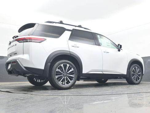 New 2026 Nissan Pathfinder Platinum FWD image 30