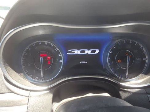 Used 2021 Chrysler 300 Touring w/ Sport Appearance Package RWD image 13