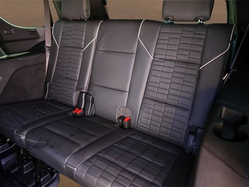 Used 2025 Cadillac Escalade Sport Platinum w/ LPO, ONYX Package image 25