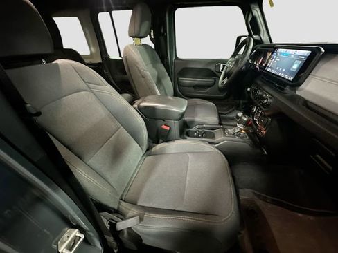 Used 2024 Jeep Wrangler Sport S image 28