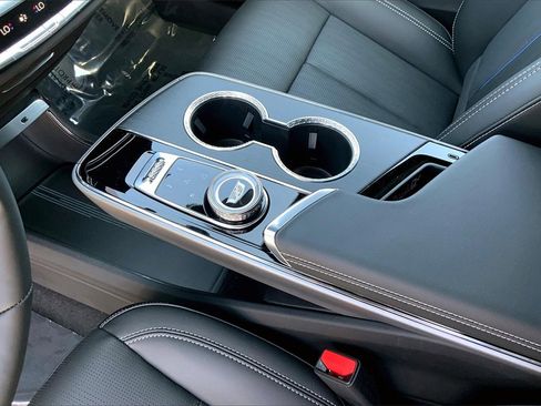 New 2025 Cadillac Lyriq Luxury image 10