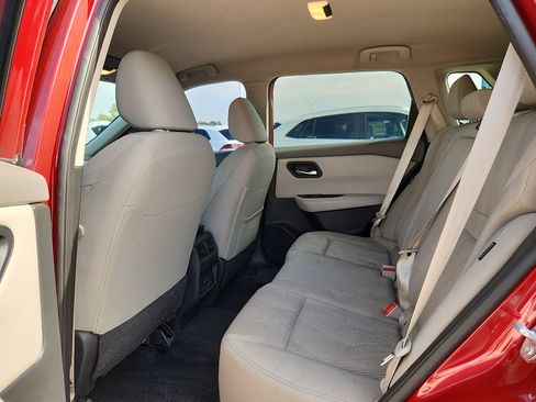 Used 2024 Nissan Rogue SV FWD image 11