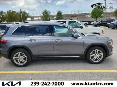 Used 2020 Mercedes-Benz GLB 250 4MATIC image 9
