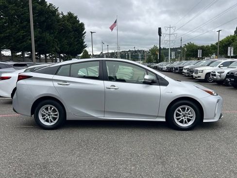 Used 2020 Toyota Prius LE AWD/4WD image 8