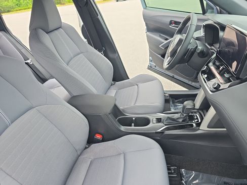 Used 2025 Toyota Corolla Cross AWD Hybrid image 10