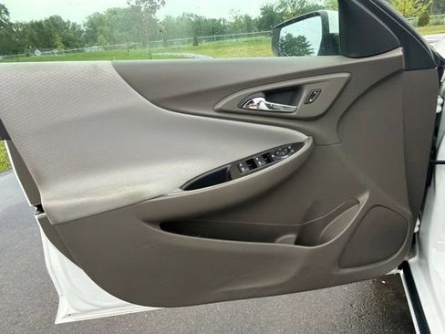 Used 2020 Chevrolet Malibu LS w/ Driver Confidence Package II FWD image 16