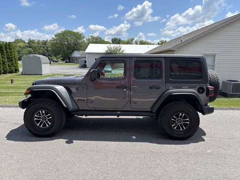 Used 2026 Jeep Wrangler Unlimited Sport AWD/4WD image 7