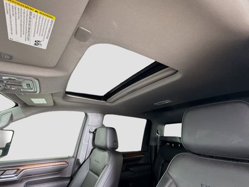 Used 2024 GMC Sierra 3500 Denali w/ Technology Package image 23